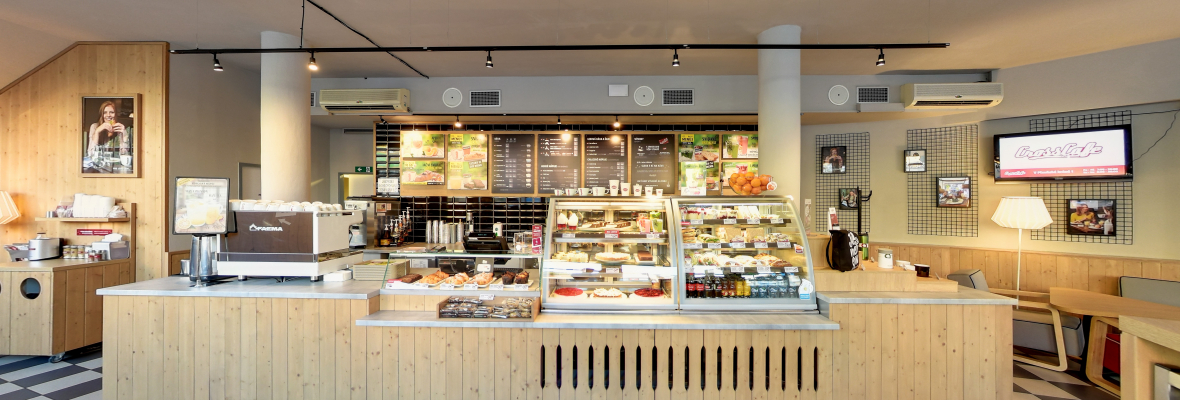 CrossCafe Plzeňsk&aacute; br&aacute;na